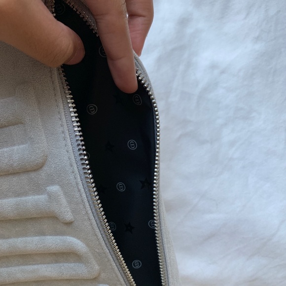 Makeup bag - Picture 3 of 3